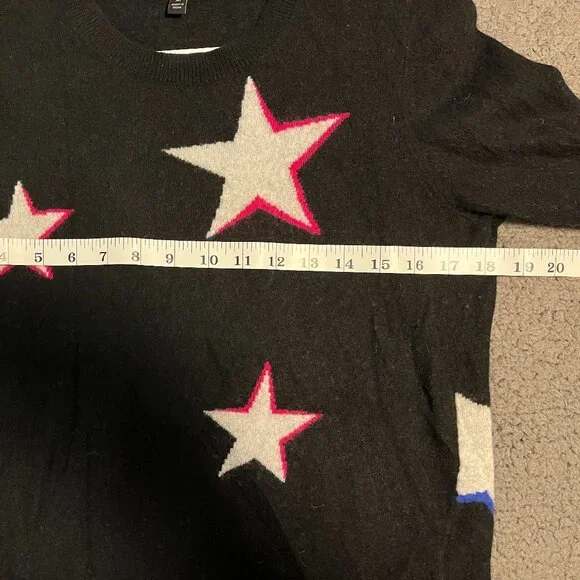 Banana Republic Star Sweater - Picture 5 of 5